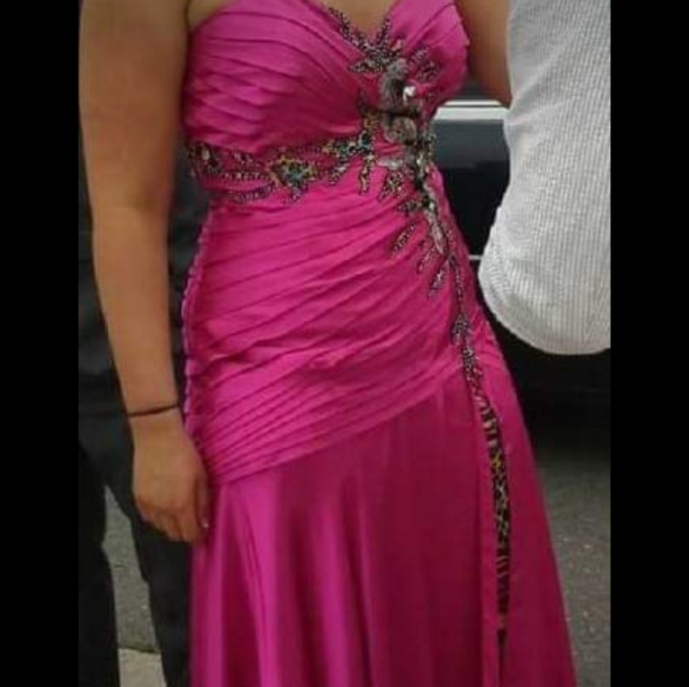Prom dress - Picture 2 of 3